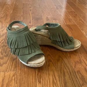 Minnetonka Olive Wedge